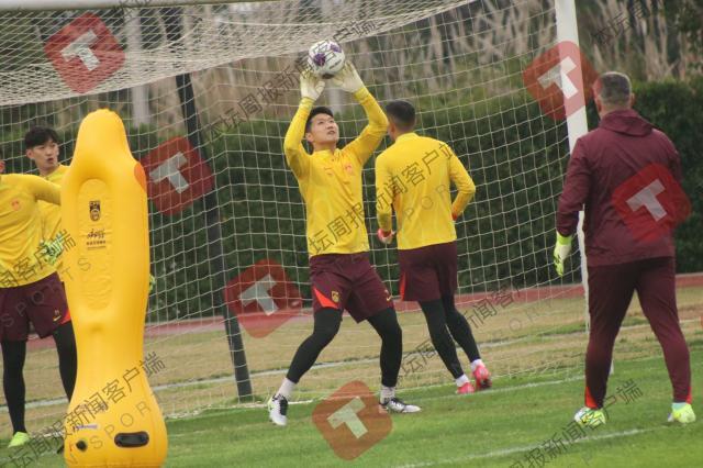 国足三位伤病号无大碍 蹇韬珍惜回归王上源已退烧